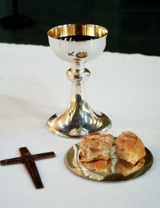 Ecco il pane degli angeli, pane dei pellegrini, vero pane dei figli